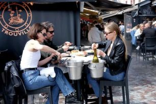 Bùng nổ ngành công nghiệp thức ăn nhanh tại Pháp