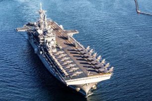 Tàu đổ bộ tấn công của Mỹ đến Trung Đông