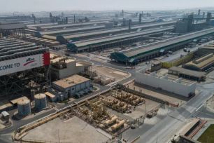 Iran tấn công các cơ sở công nghiệp khắp Vùng Vịnh