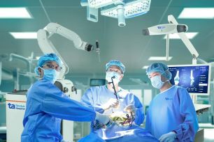 Việt Nam có Robot AI đầu tiên cắt xương, thay khớp chuẩn xác từng milimet