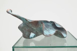 Điêu khắc “nhẹ hóa” kim loại của Trần Việt Hưng