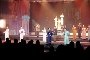 Đêm nhạc “Nối vòng tay lớn” sẽ đến Singapore