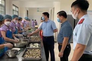 Hà Nội yêu cầu các cơ sở công khai, minh bạch nguồn gốc thực phẩm trước 10-4