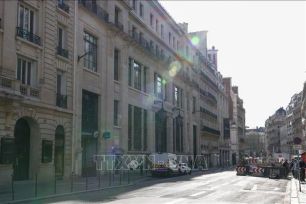 Nhà băng Mỹ tại Paris bị đe dọa đánh bom