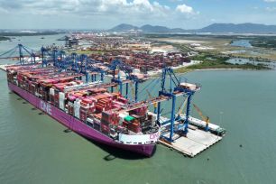 Miễn phí và lệ phí cảng, bến thủy nội địa hỗ trợ doanh nghiệp