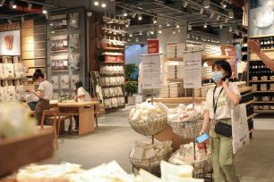 Chi phí sinh hoạt: Hà Nội đắt đỏ nhất, Vĩnh Long chi tiêu thấp nhất 