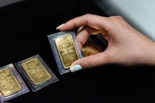 Một doanh nghiệp tạm ngưng tiếp nhận đăng ký mua vàng miếng trực tuyến