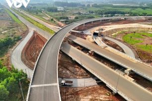 Cảnh cáo chấm dứt hợp đồng nhà thầu chậm tiến độ cao tốc Biên Hòa-Vũng Tàu