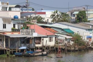 TPHCM xử lý tình trạng lấn chiếm lòng sông, đê điều trước mùa mưa