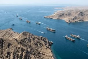 Iran mở lại hoạt động tại Eo biển Hormuz