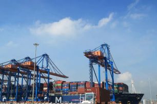 TPHCM đốc thúc khởi công 3 dự án cảng biển 