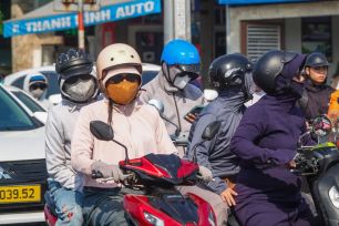 Sốc nhiệt gia tăng, nhiều người nhập viện