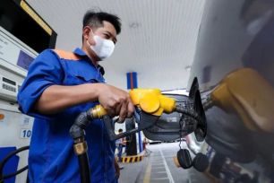 Dầu diesel 0,05S giảm gần 10.000 đồng/lít, bắt đầu trích lập quỹ bình ổn