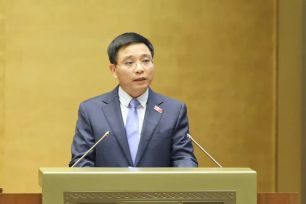 Phấn đấu tăng trưởng bình quân 5 năm từ 10% trở lên, gắn với ổn định kinh tế vĩ mô