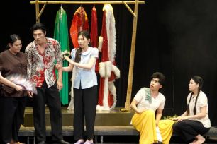 Gánh hát về khuya - ký ức một thời cải lương