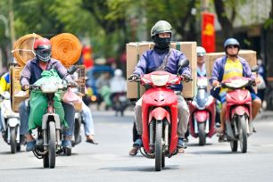 Nhọc nhằn mưu sinh những ngày nắng, nóng