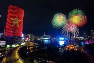 TP.HCM tổ chức bắn pháo hoa tại 7 điểm tối 30/4