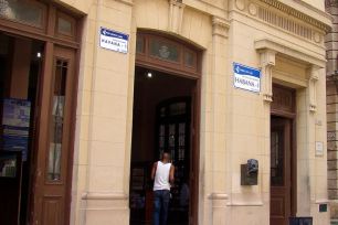 Cuba nối lại dịch vụ chuyển tiền quốc tế