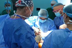 Hơn 200 bệnh nhân được phẫu thuật thay khớp háng miễn phí tại Bệnh viện Quân y 175