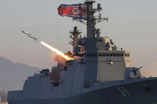 Lãnh đạo Triều Tiên giám sát các vụ thử tên lửa