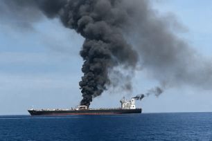 Mỹ chính thức phong tỏa các cảng biển Iran