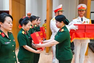 Phụ nữ Quân đội tự tin cống hiến, vững bước tương lai số