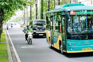 Đến 2030, chuyển đổi 50% phương tiện giao thông công cộng sang xe điện
