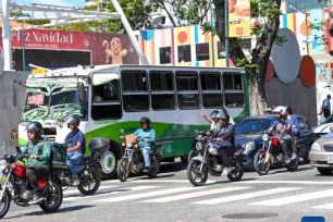 Mỹ nới lỏng trừng phạt Ngân hàng Trung ương Venezuela