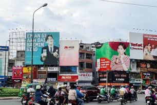 Cần sớm ban hành quy hoạch quảng cáo ngoài trời