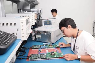 Công nghiệp bán dẫn: Làm chủ từ nghiên cứu đến kiểm thử