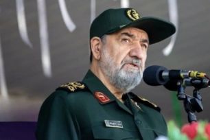 Iran cảnh báo nhắm mục tiêu vào tàu Mỹ