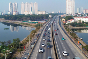 Siết an toàn giao thông, kiểm soát giá vé dịp cao điểm 30/4 - 1/5