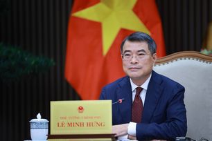 Thủ tướng Lê Minh Hưng điện đàm với Thủ tướng Singapore, thúc đẩy hợp tác trung tâm tài chính