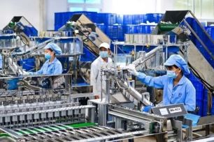 TS. Nguyễn Đình Cung: ‘Quản lý nên dựa trên quy chuẩn và hậu kiểm’