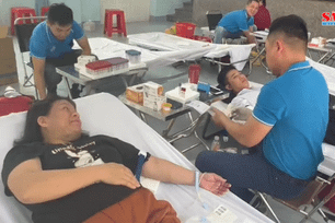 Hơn 300 người tham gia hiến máu tại phường Tam Long