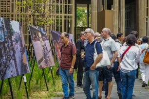 Nhiều khoảnh khắc đời thường giàu cảm xúc tại triển lãm ảnh “Giao điểm Việt Nam”