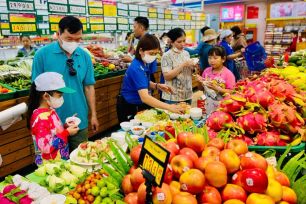 Chấn chỉnh tình trạng tăng giá 'té nước theo mưa'