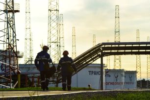 Mỹ gia hạn miễn trừ trừng phạt đối với hoạt động mua dầu của Nga