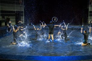 Rạp xiếc và Biểu diễn đa năng Phú Thọ đón khách tham quan