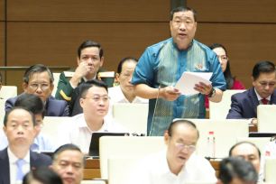 Kiến nghị nâng mức lương cơ sở lên khoảng 2,7 triệu đồng/tháng