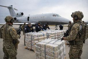 Mỹ chặn chuyến bay chở gần 500 triệu USD tiền mặt đến Iraq