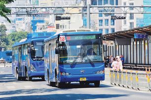 Bài toán "kéo - đẩy" cho giao thông công cộng TP.HCM: Gói 7.000 tỷ đồng đủ làm người dân "mặn mà" với xe buýt? (Bài 2)