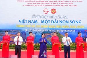 Khai mạc triển lãm “Việt Nam - Một dải non sông”: Tôn vinh lịch sử, lan tỏa khát vọng phát triển