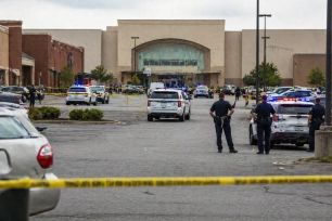 Mỹ: Nổ súng tại trung tâm thương mại, 6 người thương vong