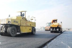 Giá nguyên vật liệu xây dựng 'leo thang' nhiều công trình kêu cứu