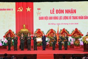 Quân khu 5 đón nhận danh hiệu Anh hùng Lực lượng vũ trang nhân dân