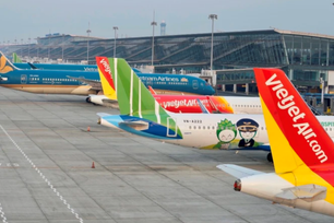 Giá vé máy bay nội địa tăng 15 - 20% do áp lực nhiên liệu và địa chính trị