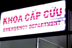 TPHCM: 25 học sinh nghi ngộ độc thực phẩm, có ca phải thở máy 