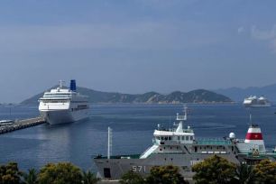 Khánh Hòa đón 2 tàu biển quốc tế với hơn 2.000 du khách