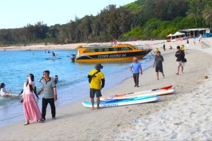 Lâm Đồng: Đảo Phú Quý kín phòng dịp lễ 30-4